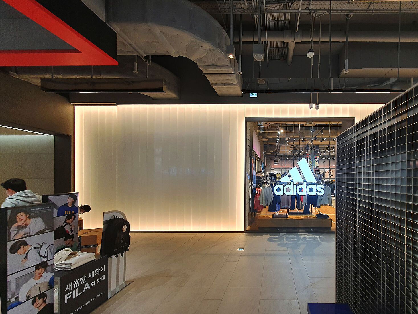 Adidas - The Hyundai Seoul
